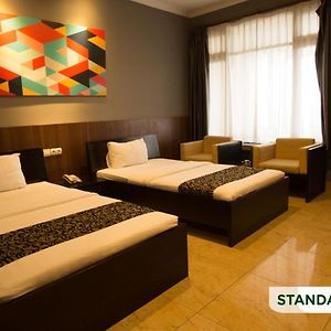 Kamar kembar standard